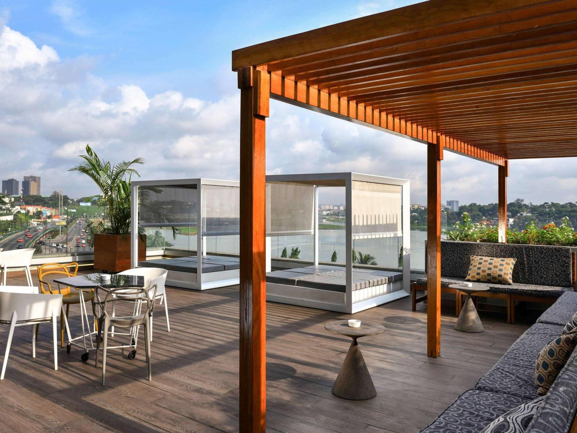 Hotel Pullman Abidjan Exterior foto